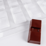 Molde de alta calidad para hacer tus propias mini barras de chocolate de 20 gramos.